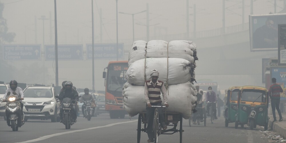 Aprēķināts, cik gadus no dzīves indiešiem atņem ekstremālais gaisa piesārņojums