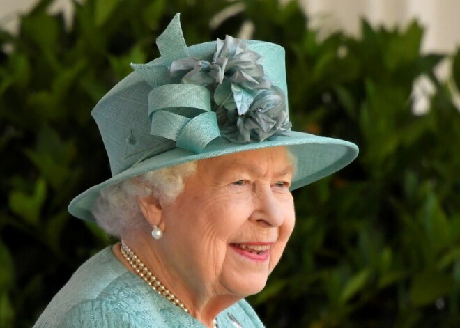 "Я уйду только в том случае, если...": какие причины могут заставить 95-летнюю Елизавету II покинуть престол?