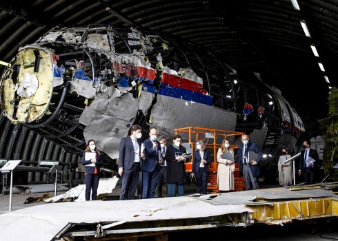 Izmeklētāji aicina Krievijas iedzīvotājus sniegt informāciju par lidmašīnas MH17 notriekšanu 2014. gadā