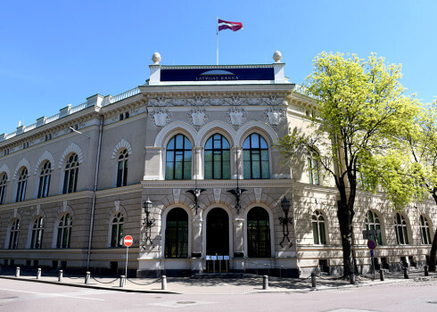 Vadošās bankas Latvijā vienojušās par skaidrās naudas pieejamības nodrošināšanu