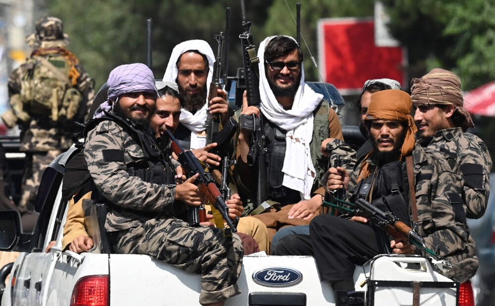 Narkotikas un noslēpumaini sponsori: no kurienes talibi saņem naudu?