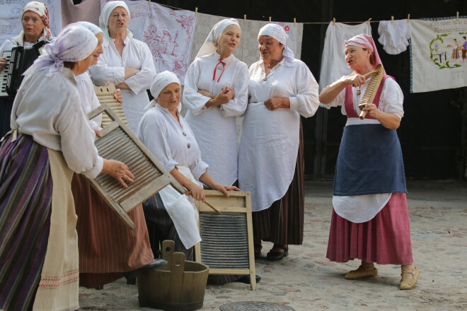 “Atštaukas” atceras no savas bērnības, kā mazgāja mammas, izmantojot veļas dēli.