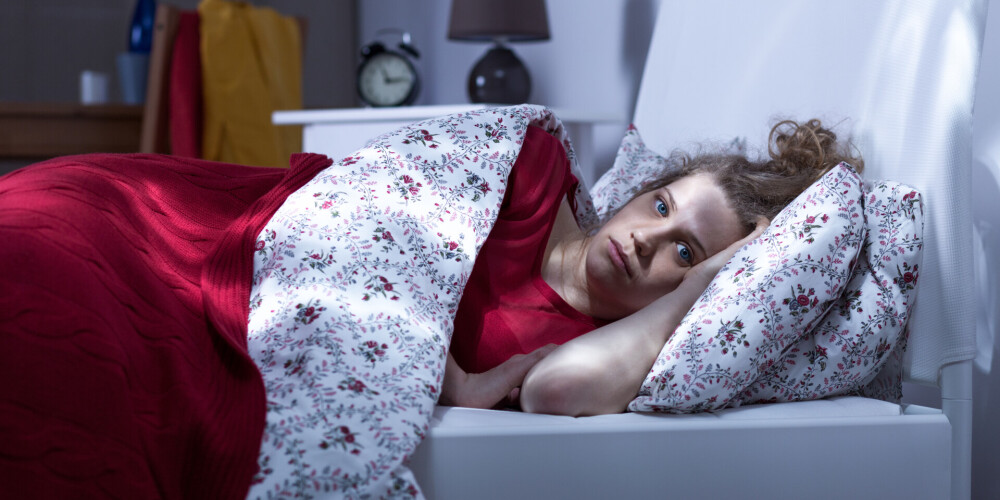 Ko darīt, lai uzlabotu miegu: pieaugušam cilvēkam vajadzētu gulēt 7–9 stundas