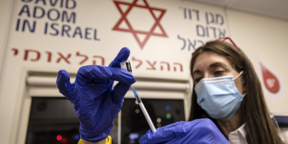 Израиль призывает начать подготовку к получению четвертой дозы вакцины