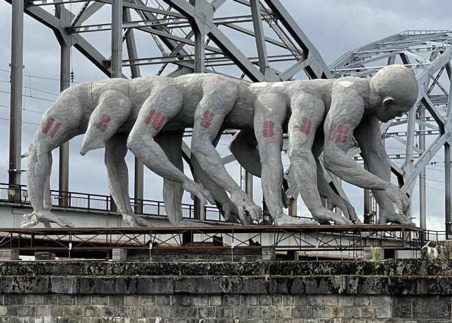 На этой неделе в Риге будет демонтирован скандальный арт-объект Homo democraticus