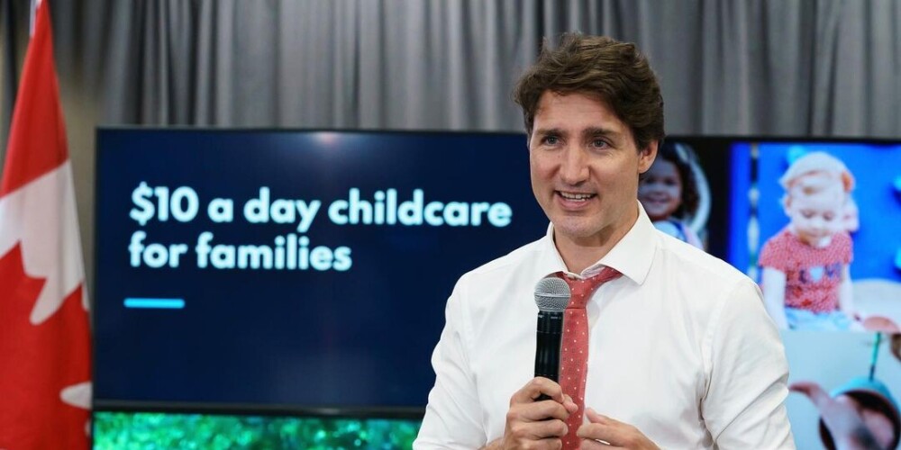 ВИДЕО: премьер-министра Канады закидали камнями