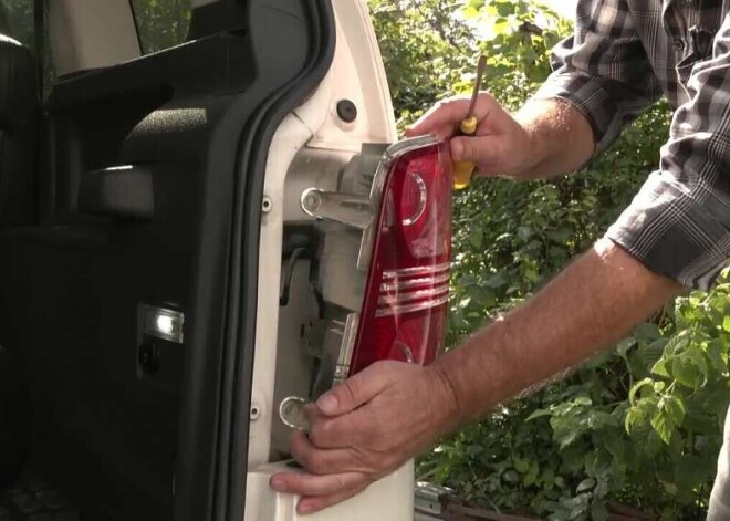 Лампочка раздора: в CSDD не допускают к техосмотру автомобиль с экономичным светодиодом в фаре