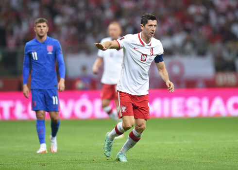 Roberts Levandovskis mačā pret Anlgijas futbola izlasi.