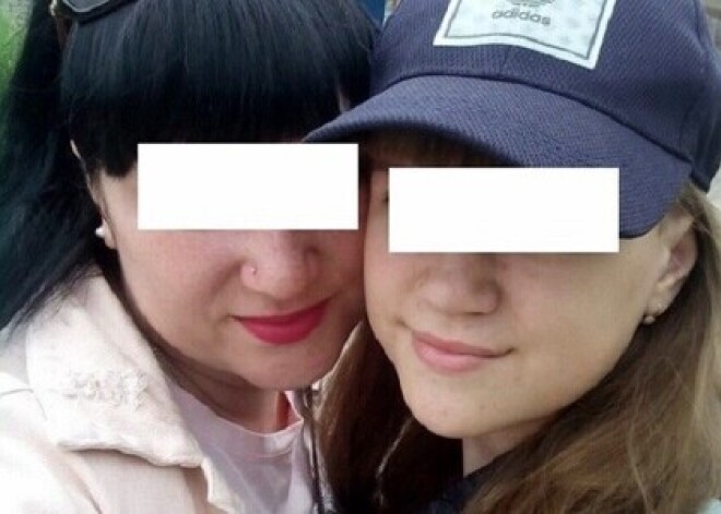 Мать и ее 16-летняя дочь выпили некачественный самогон, и теперь годовалый мальчик остался сиротой