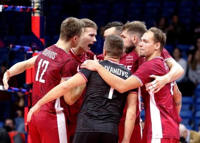 Latvijas volejbola izlase neklātienē nodrošina vietu Eiropas čempionāta astotdaļfinālā