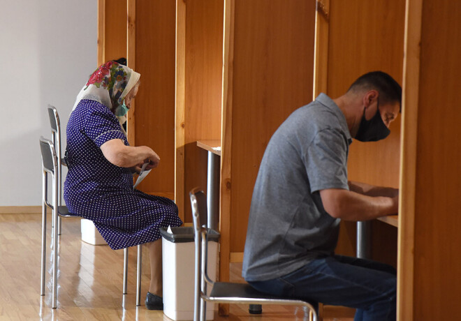 Kopumā abās pašvaldībās durvis vēruši 35 vēlēšanu iecirkņi.