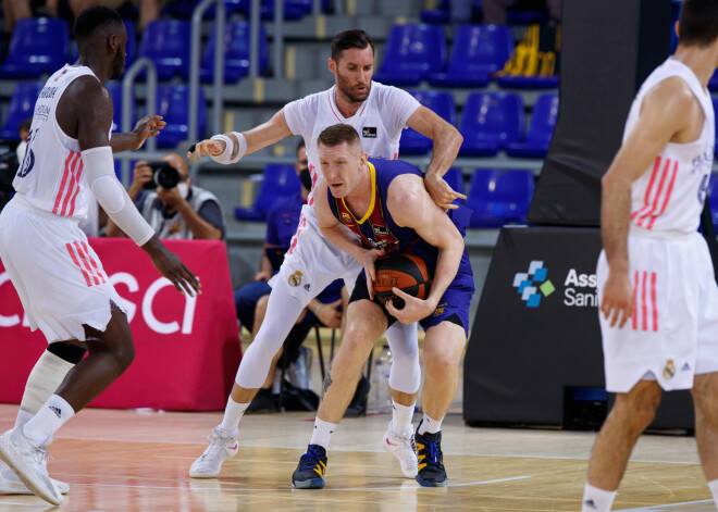 Šmits un "Barcelona" piedzīvo zaudējumu Spānijas Superkausa finālā