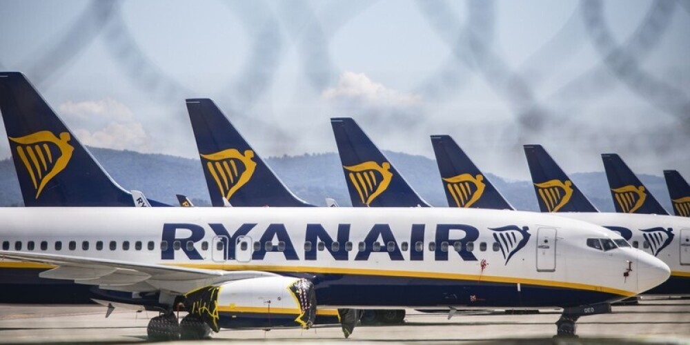"Ryanair" brīdina par aviobiļešu cenu strauju kāpumu
