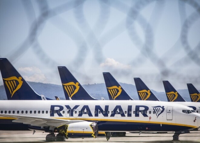 "Ryanair" brīdina par aviobiļešu cenu strauju kāpumu