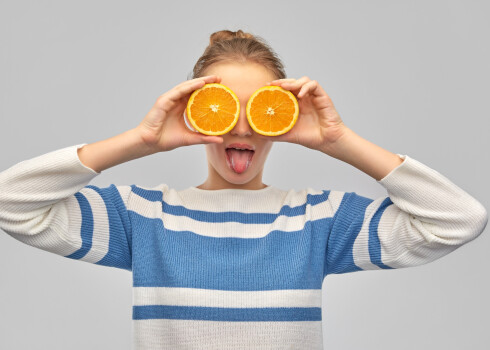 Apelsīni sākotnēji nemaz nebija oranžā krāsā, bet tad kādā? Faktu tests
