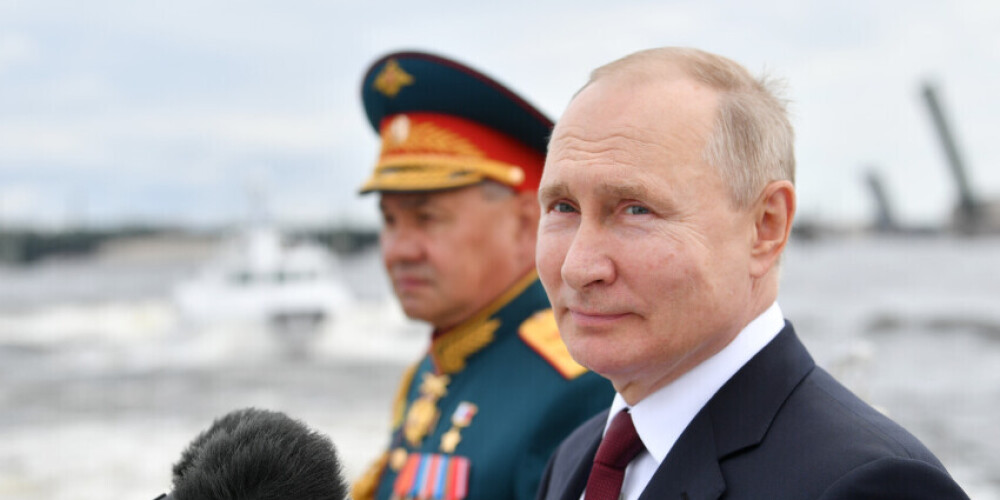 Putins apstiprina algu palielināšanu tiesībsargājošo iestāžu darbiniekiem un militārpersonām