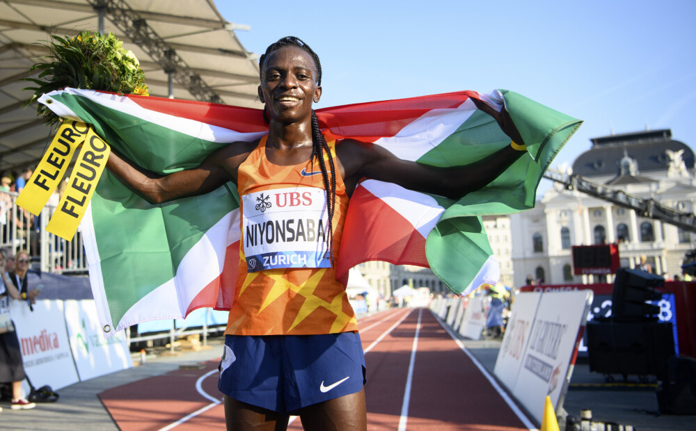 Burundi skrējēja Nijonsaba labo pasaules rekordu 2000 metru distancē