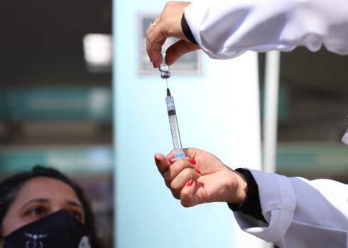 Brazīlijas Covid-19 vakcinācijas kampaņa ir viena no straujākajām pasaulē
