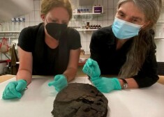 Arheologi atrod gandrīz 80 gadus vecu torti, kuras baudīšanu izjauca bombardēšana