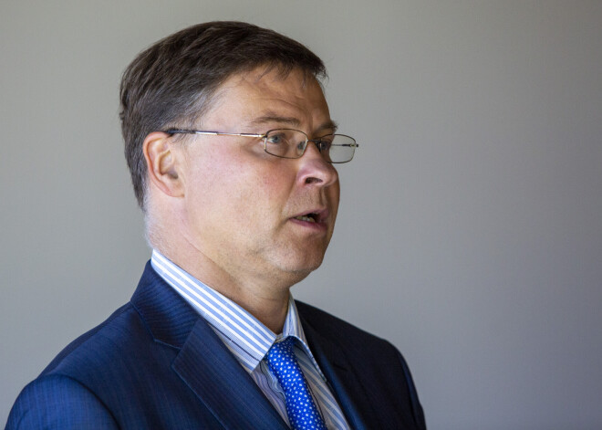 Dombrovskis "Vienotības" kongresā slavē Valmieru; Ašeradens runā par vairāk vietām Saeimā