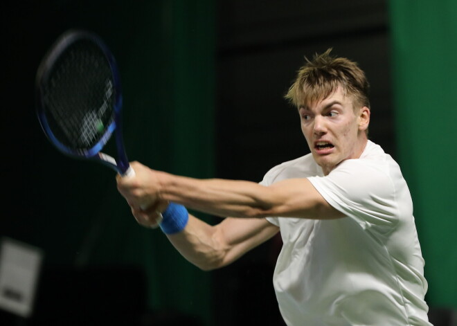 Duelis pret Turciju Deivisa kausā sākas ar Štrombaha zaudējumu Čelikbilekam