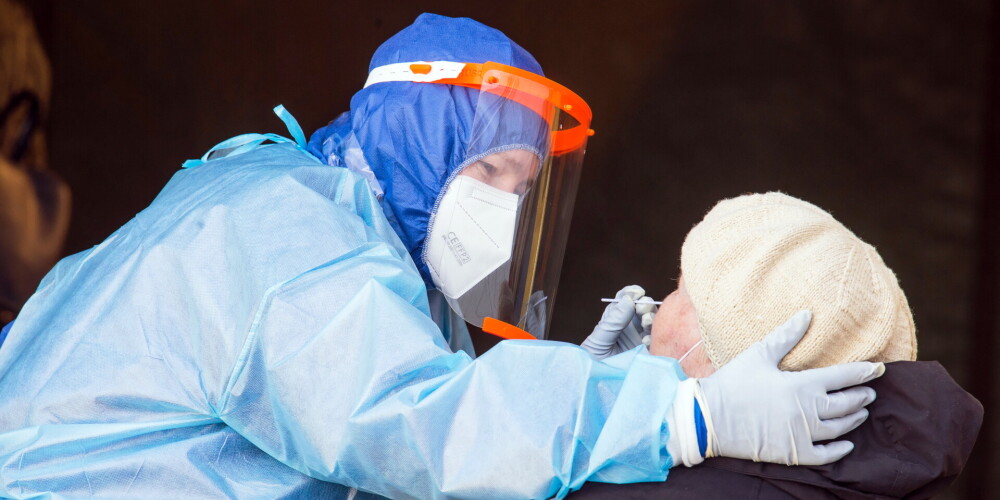 Lietuvā ar koronavīrusu inficējušies vēl 848 cilvēki; 13 miruši