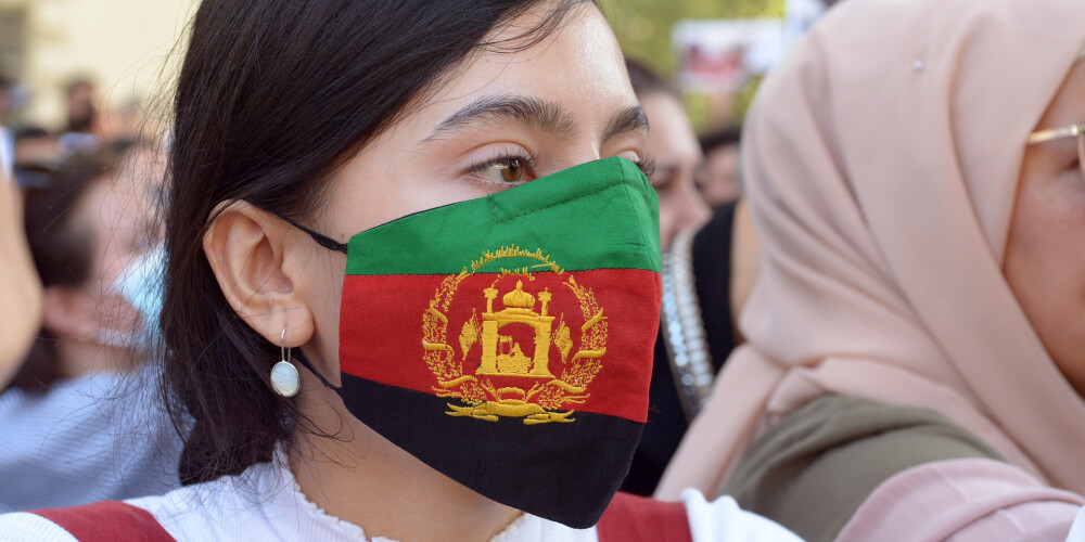 Талибы запретили девочкам посещать среднюю школу