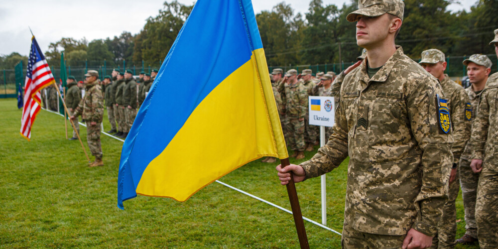 Krievijā un Ukrainā vienlaikus noris plašas militārās mācības