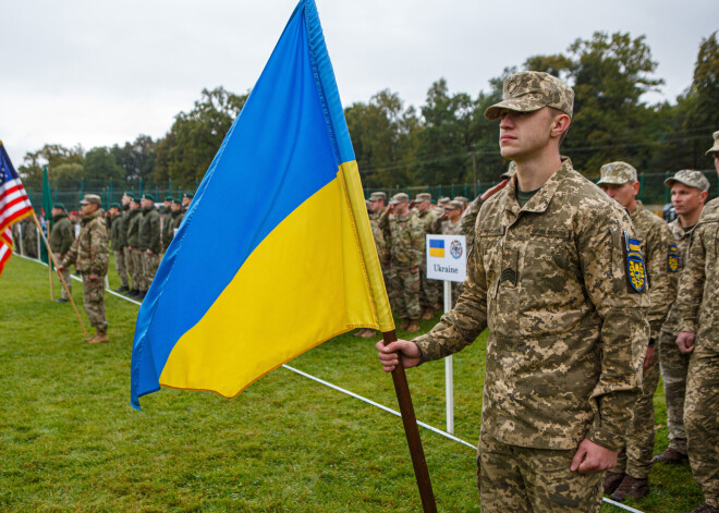 Krievijā un Ukrainā vienlaikus noris plašas militārās mācības