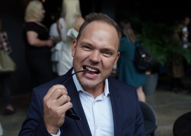 "Ticu, ka esam skudriņas, kuras vada no Visuma," - Lauris Reiniks par dzīvi, dziesmām un bērnišķību