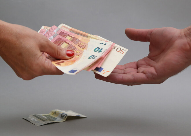 В Латвии педагогам планируют ввести новые модели расчета зарплат: будут ли они получать больше?