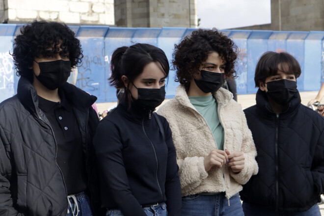 Молодые девушки из женской команды Афганистна по роботике вывезены в Мексику