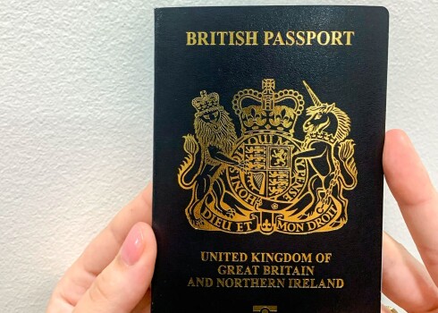 Britu valdība pēc 70 gadu pārtraukuma grib vēlētājiem prasīt pases