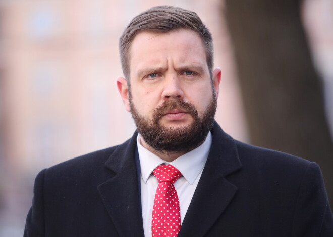 Министр экономики: "Нельзя разрешать услуги только привитым людям"