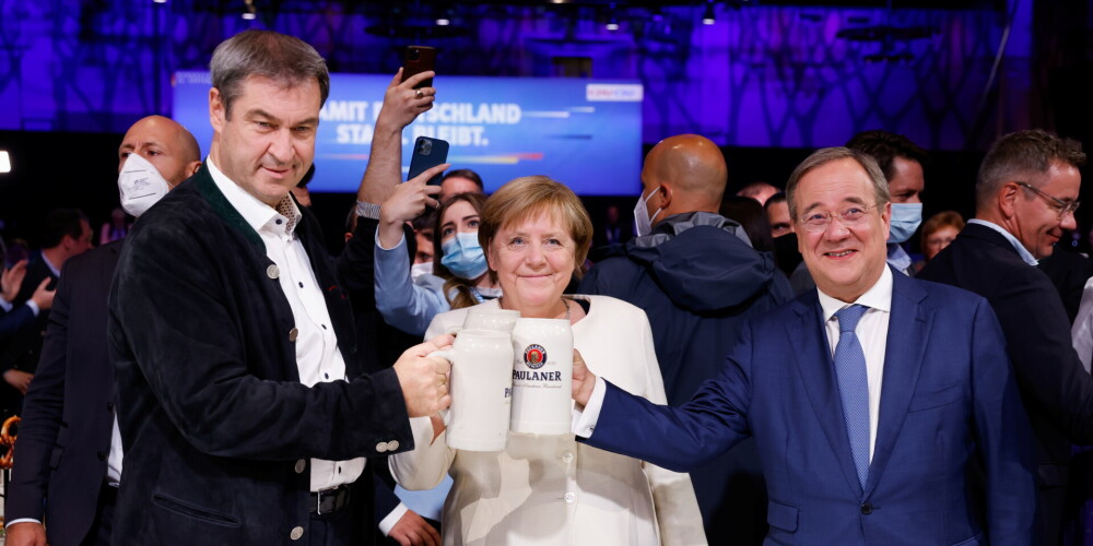 Aptauja: Vācijas Bundestāga vēlēšanu priekšvakarā atbalsts sociāldemokrātiem un konservatīvajiem faktiski izlīdzinājies