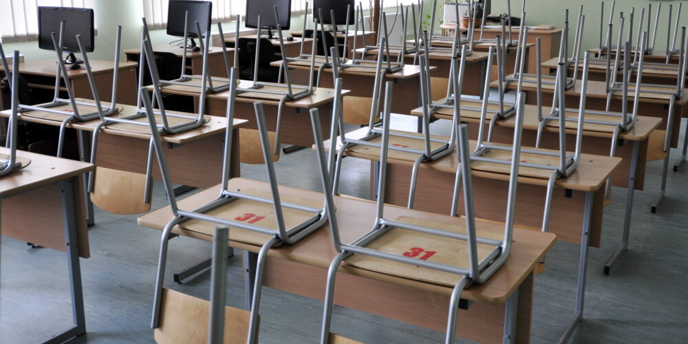 Covid-19 dēļ attālinātais mācību process skāris 39 Rīgas pašvaldības skolas