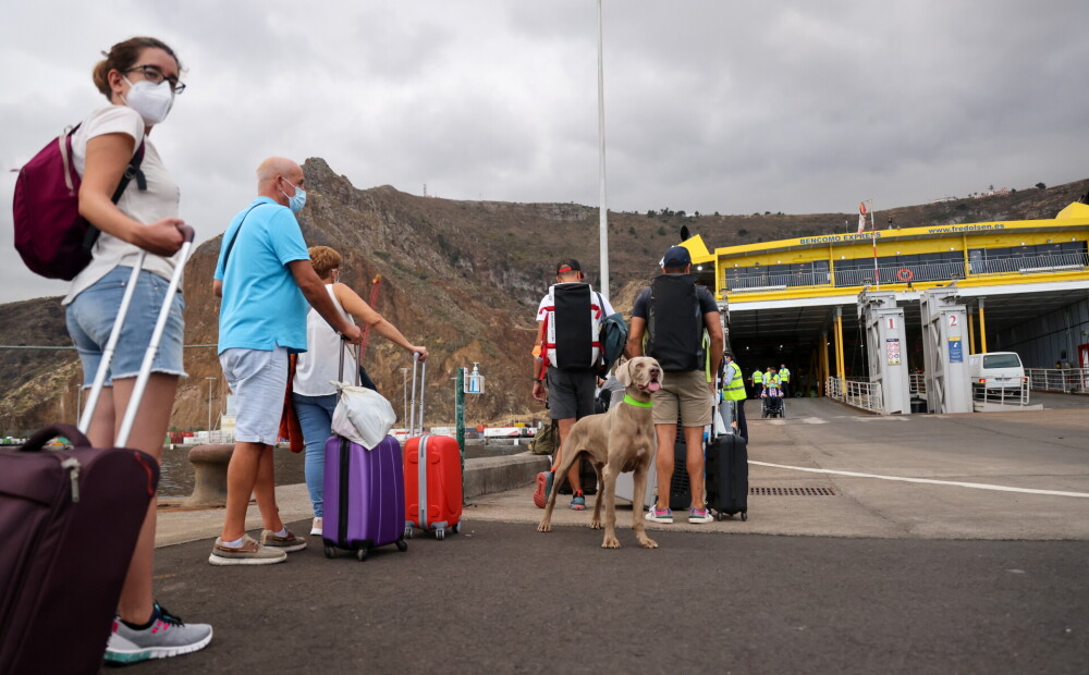 Canary archipelago airport closed again due to volcanic eruption