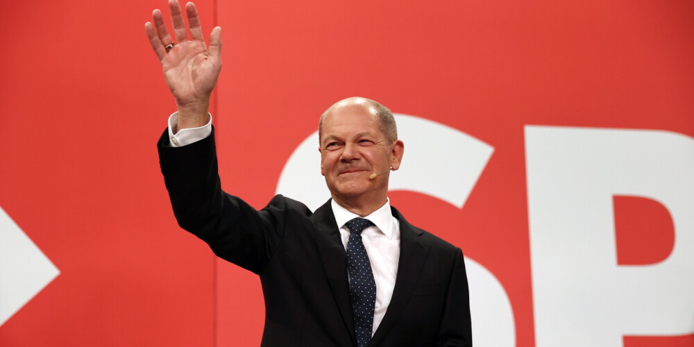 Sākotnējie rezultāti: Bundestāga vēlēšanās vadībā izvirzījušies sociāldemokrāti