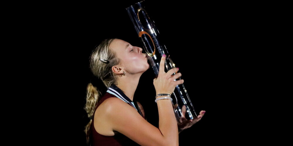 Igauniete Kontaveita uzveic Sakari Ostravas "WTA 500" sērijas turnīrā un izcīna trešo karjeras titulu