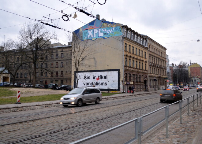 Rīgas domei nāksies pirkt jaunu bruģi Ušakova laikā saremontētajai Barona ielai