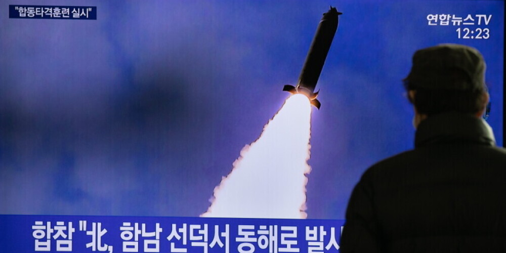 Ziemeļkoreja izšauj kārtējo raķeti un paziņo, ka neviens nevar liegt pašaizsardzības tiesības