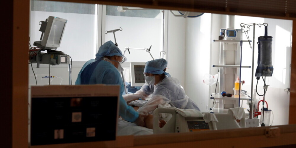 "Ковидные" деньги для больниц застревают в министерствах: неполученные платежи измеряются миллионами евро