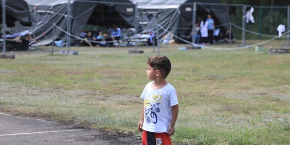 Спасти не удалось: в Литве скончался 11-летний мальчик, живший в лагере для мигрантов