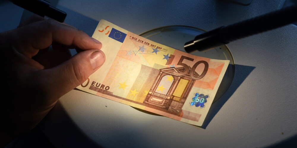 Valsts budžetā astoņos mēnešos izveidojies deficīts 860 miljonu eiro apmērā