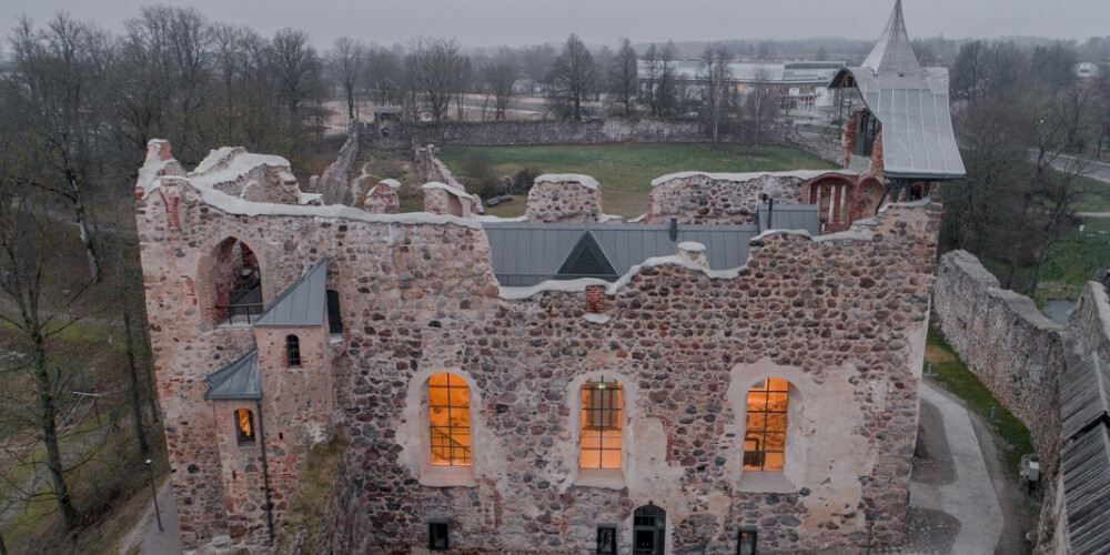 FOTO: par gada labāko restaurēto būvi atzītā Dobeles Livonijas pils atvērta apmeklētājiem