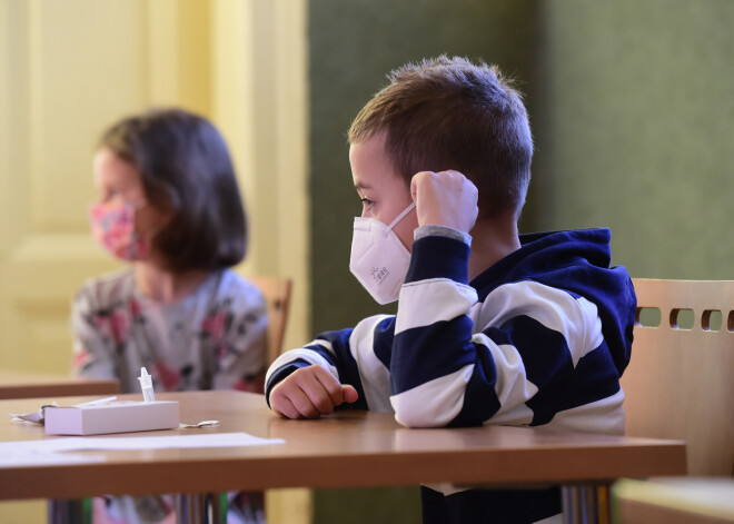 Teju visās Liepājas skolās konstatēti Covid-19 saslimšanas gadījumi