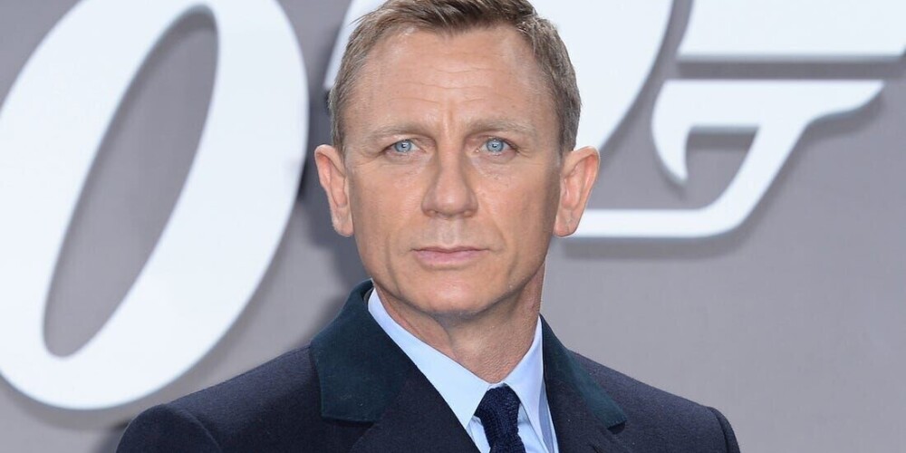 Дэниэл Крейг (Daniel Craig) — английский актер. Наибольшую известность получил благодаря исполнению роли Джеймса Бонда.