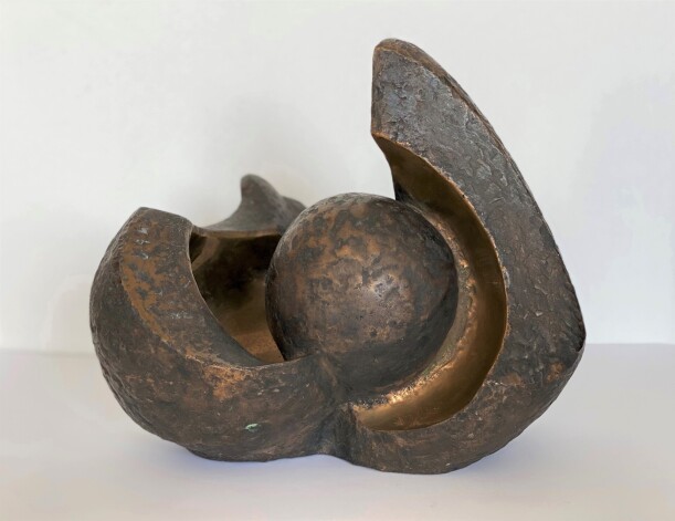 Guna Zvaigznīte “Ģimene”, 1980, bronza, 25x32x23 cm, LMS muzejs