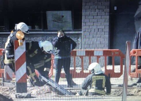 Трагедия в Пурвциемсе: на стройплощадке рабочий упал в траншею и погиб