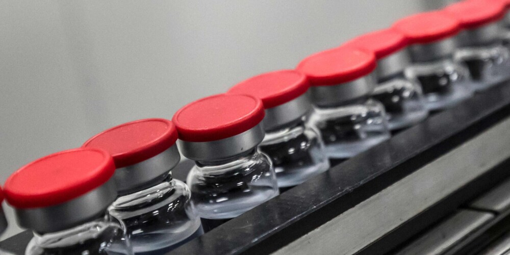 Somija gatavojas izmēģināt pašu radītu Covid-19 vakcīnu, kas nebūs jāievada ar adatu
